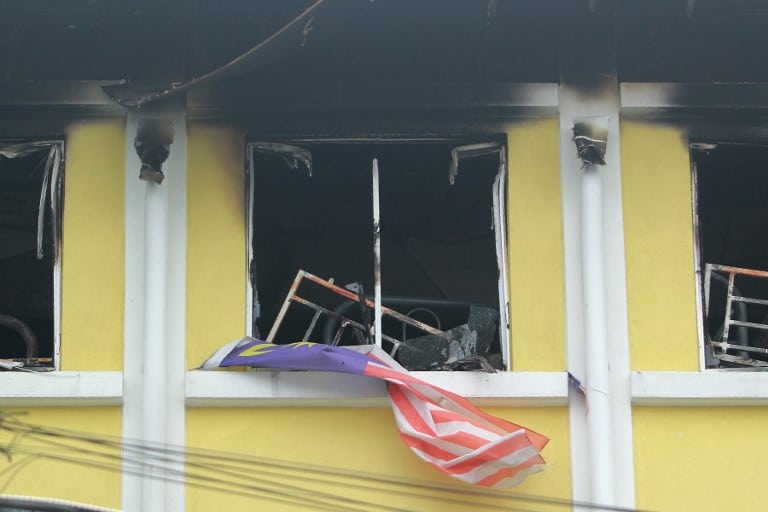Incendio en internado religioso deja 23 estudiantes