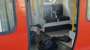Un artefacto de fabricación cacera detonó el día de ayer en un tren perteneciente al metro de Londres dejando al menos 29 heridos. Según la primera ministra May, el artefacto pretendía causar 