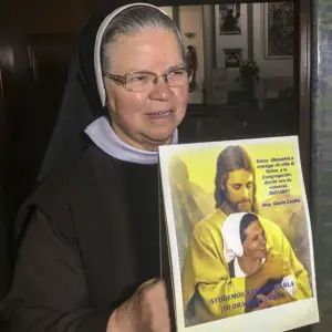 Monja colombiana secuestrada en África presenta problemas de salud