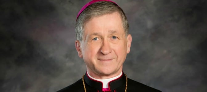 Cardenal de Chicago invita a jesuita pro-LGTBI para que ofrezca una conferencia en su catedral