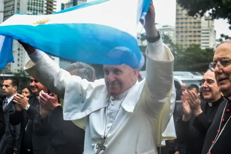 A pesar de los fuertes rumores que ha habido en los últimos meses, la Santa Sede informó que el Papa Francisco no irá a Argentina en el año 2018.