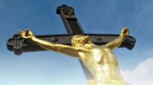 Joven que destrozó la imagen de Cristo en una iglesia en Chile ya recibió su sentencia