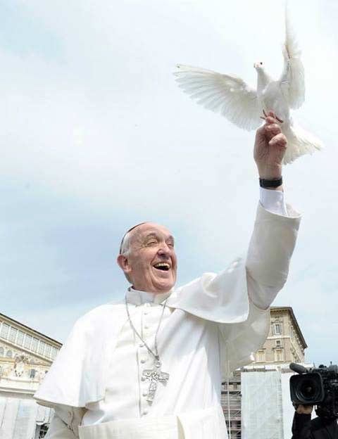Papa Francisco invita a combatir la tristeza y desesperanza