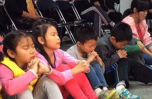 China prohíbe que los niños puedan visitar las Iglesias