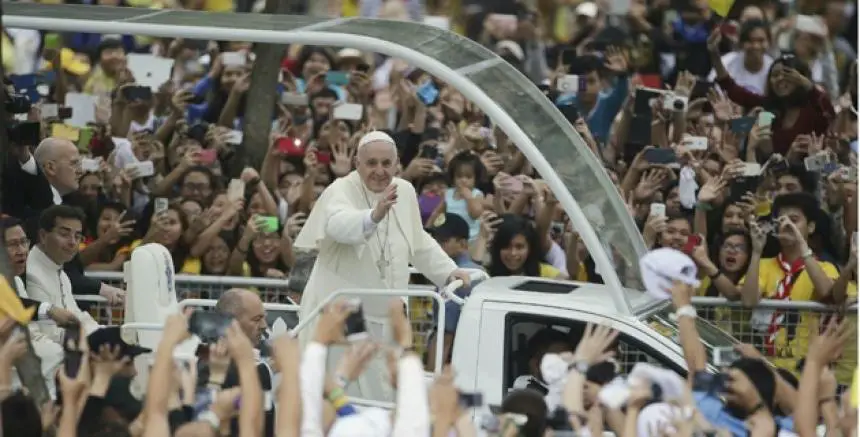 El Papa Francisco visita Colombia. Su visita es de 5 días y logrará visitar las ciudades de Bogotá, Villavicencio, Medellín y Cartagena.