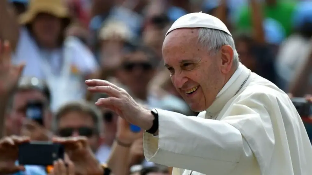 Feligreses se preparan para recibir al Papa en Chile