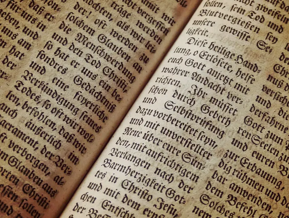 La Biblia cristiana y la presidencia de Nairobi se juntan
