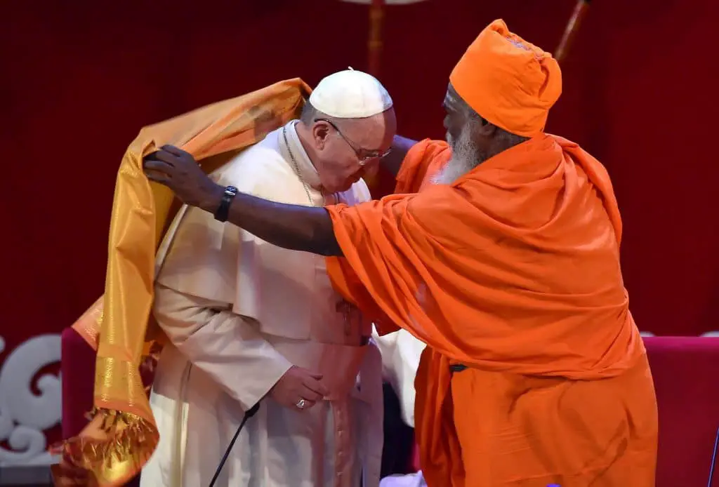 El Papa busca la tolerancia entre la religión cristiana y la hindú