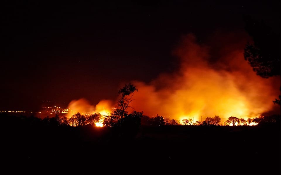 Obispo estadounidense colabora con las víctimas cristianas de los incendios en California