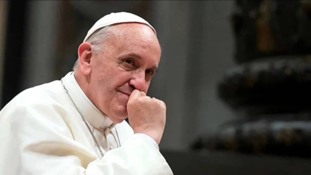Papa envía mensaje acerca de la protección de los menores en Internet