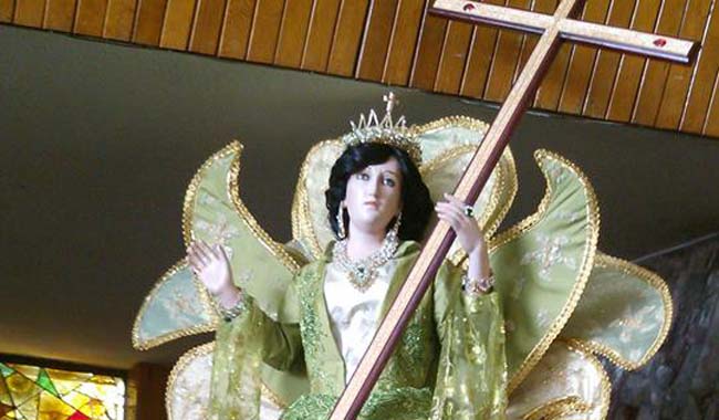 Oración a Santa Elena para alejar a una persona atorrante